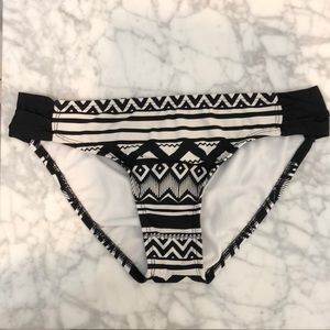 Gianni Bini Bikini Bottom  EUC  Size Small